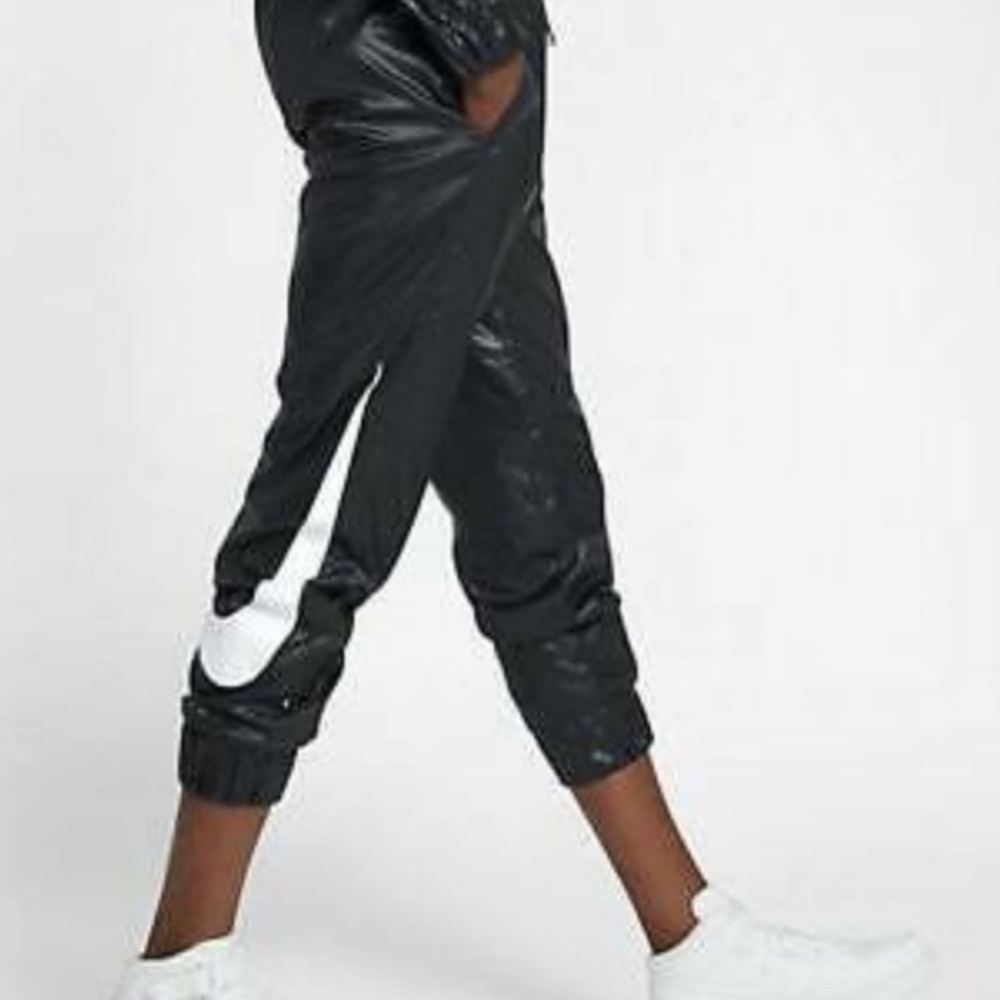NIKE Swoosh Joggers